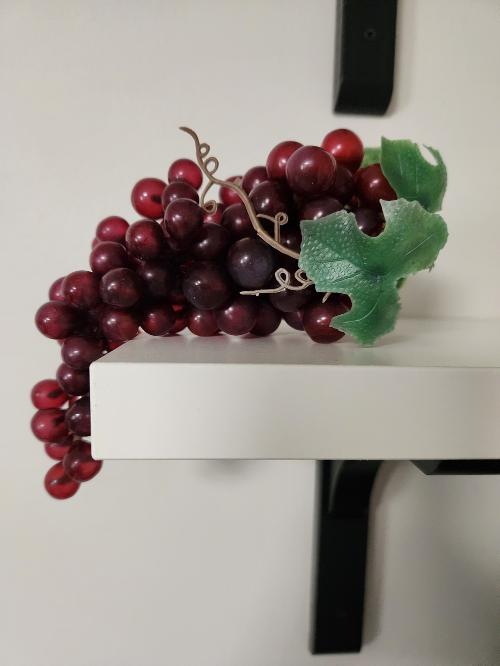 Five Faux Rubber Grape Clusters With Leaves